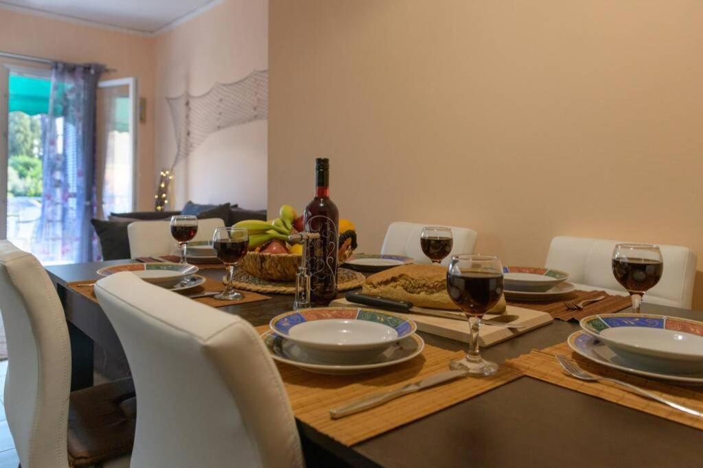 Bright Newly Renovated Apt Near Beach & Center+Ac Anemomylos المظهر الخارجي الصورة